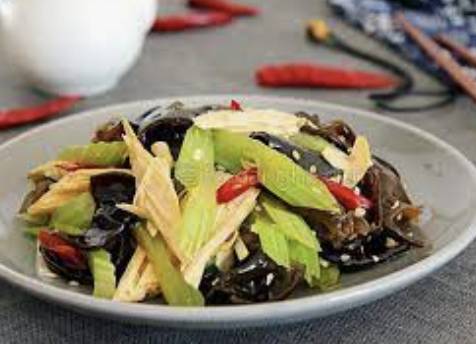 Celery and Dried Bean Curd Noodle and Mushroom Salad (西芹腐竹木耳)